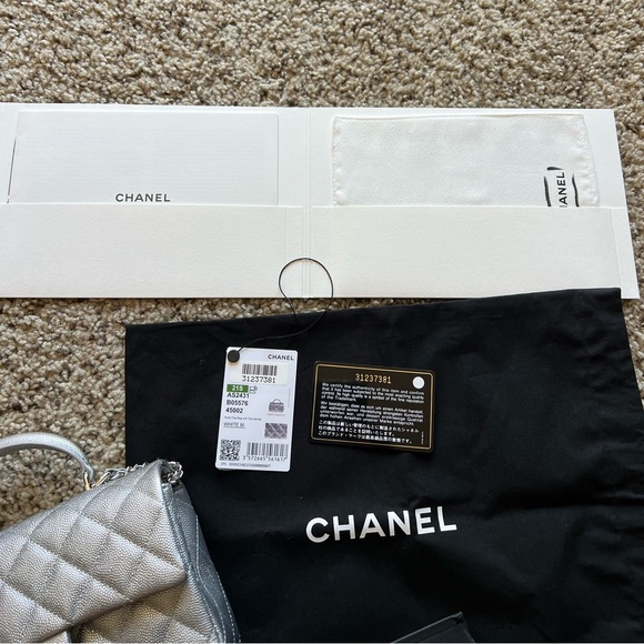 (Sold) Chanel top handle bag - Picture 3 of 15